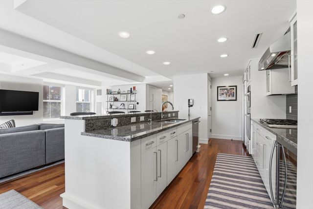 2 Battery Wharf 2302, Boston, MA 02109