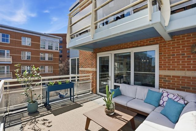 2 Battery Wharf 2302, Boston, MA 02109