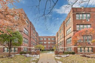 108 Lincoln Avenue 2B, Riverside, IL 60546