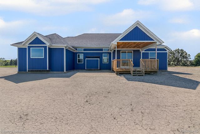 7082 SPRINGBORN Road, China Township, MI 48054