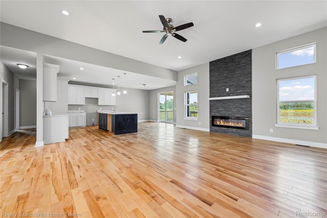 7082 SPRINGBORN Road, China Township, MI 48054