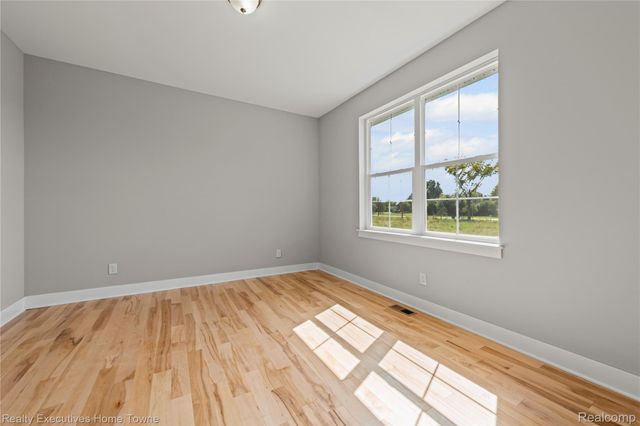 7082 SPRINGBORN Road, China Township, MI 48054