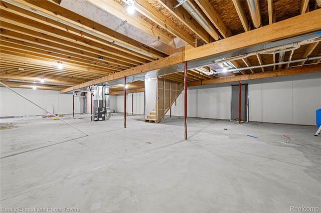 7082 SPRINGBORN Road, China Township, MI 48054