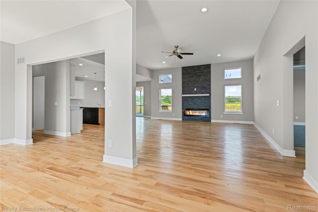 7082 SPRINGBORN Road, China Township, MI 48054