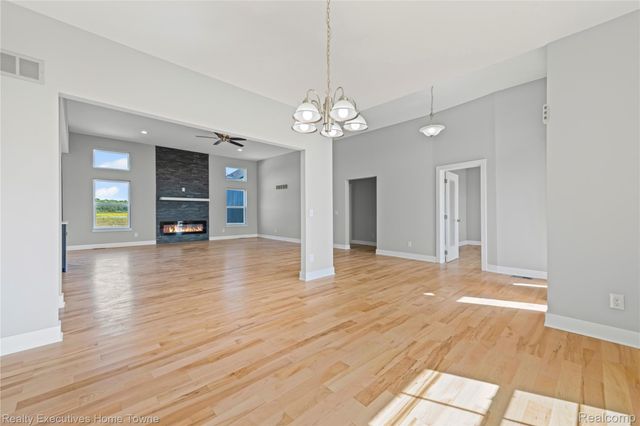 7082 SPRINGBORN Road, China Township, MI 48054