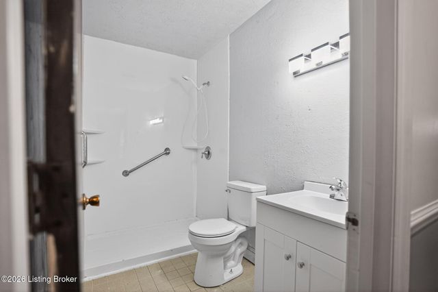 115 Coolbrook Dr, Frankfort, KY 40601