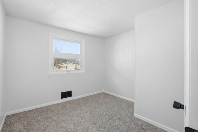 1519 Parklane Drive, Bettendorf, IA 52722