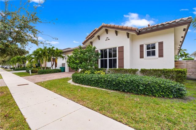 15102 SW 177th Ter, Miami, FL 33187