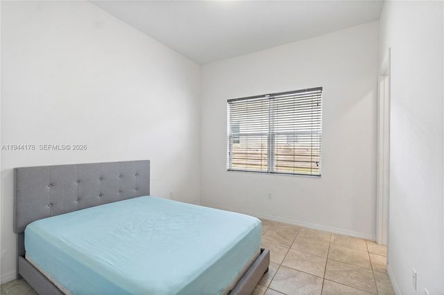 15102 SW 177th Ter, Miami, FL 33187