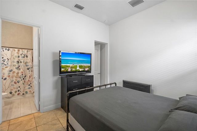 15102 SW 177th Ter, Miami, FL 33187