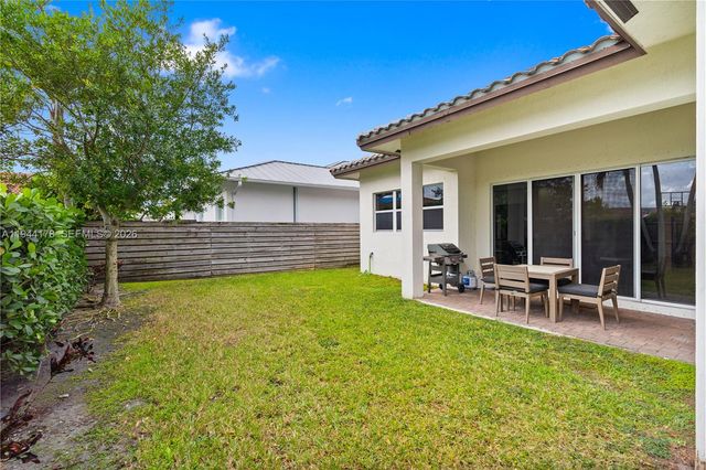 15102 SW 177th Ter, Miami, FL 33187