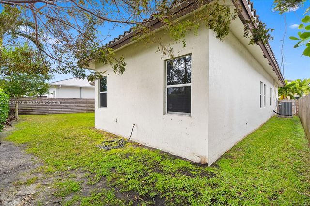 15102 SW 177th Ter, Miami, FL 33187