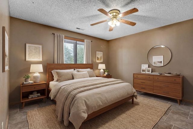 1476 E Peartree Drive, Ozark, MO 65721