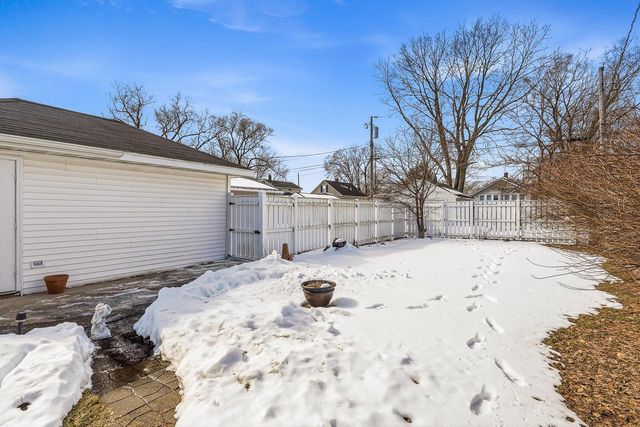 2212 16th STREET S, La Crosse, WI 54601