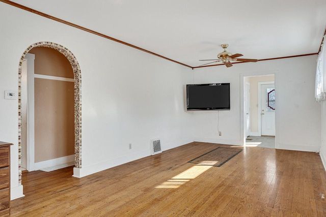 2212 16th STREET S, La Crosse, WI 54601