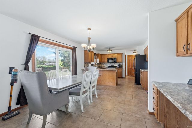 12706 Crystal Creek Parkway, Fort Wayne, IN 46845