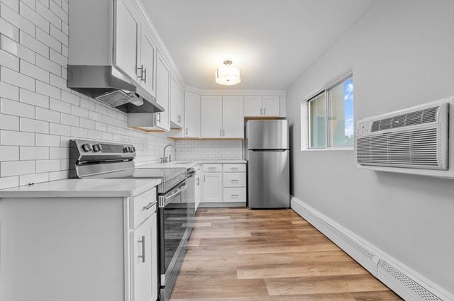 181 School St 10, Waltham, MA 02451