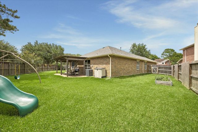 2867 Misty Bay Drive, Dickinson, TX 77539