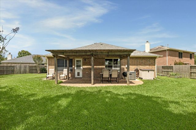 2867 Misty Bay Drive, Dickinson, TX 77539