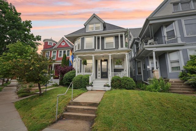 2003 N Bartlett AVENUE, Milwaukee, WI 53202