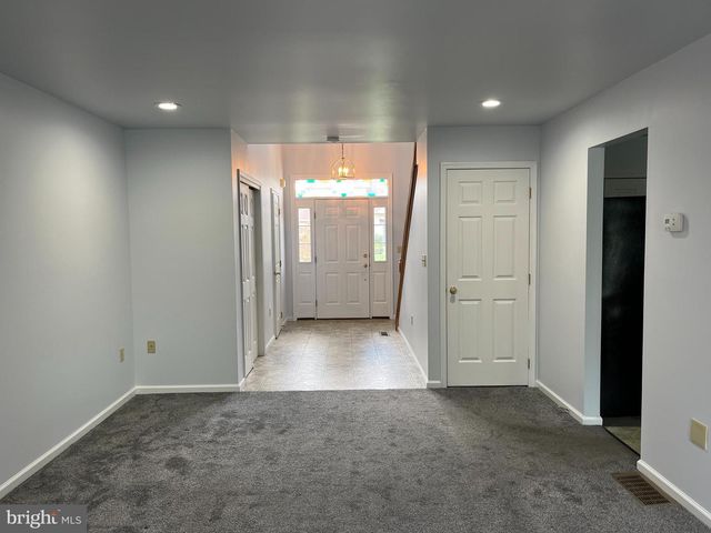 2635 MIDDLE WAY, Easton, PA 18040