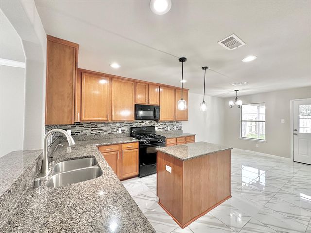 8018 Clover Leaf Drive, Rosenberg, TX 77469
