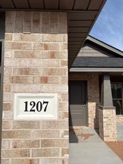 1207 Cottonwood Avenue, Wolfforth, TX 79382