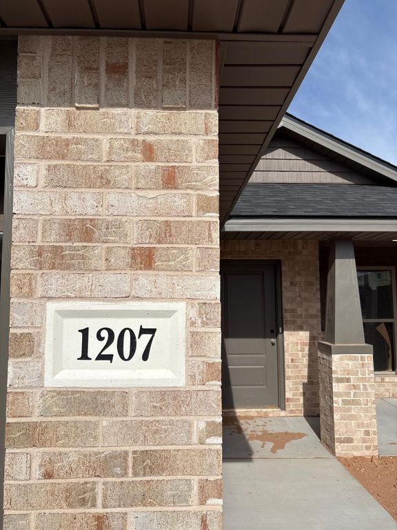 1207 Cottonwood Avenue, Wolfforth, TX 79382