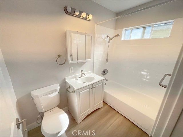 408 Calle Cinco 4, Montebello, CA 90640