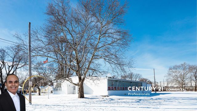 22021 MEMPHIS Avenue, Warren, MI 48091