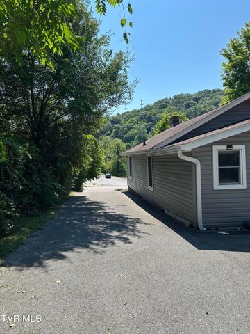 2712 Fort Henry Drive, Kingsport, TN 37664