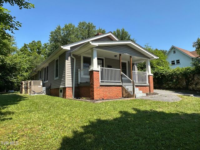 2712 Fort Henry Drive, Kingsport, TN 37664