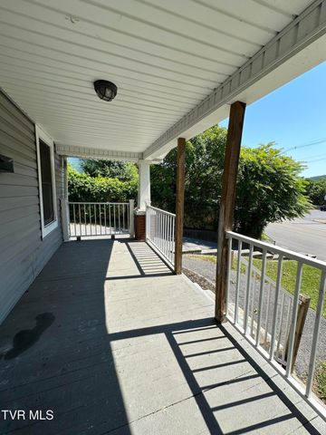 2712 Fort Henry Drive, Kingsport, TN 37664