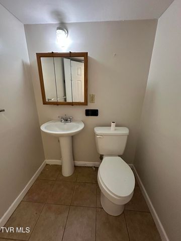 2712 Fort Henry Drive, Kingsport, TN 37664