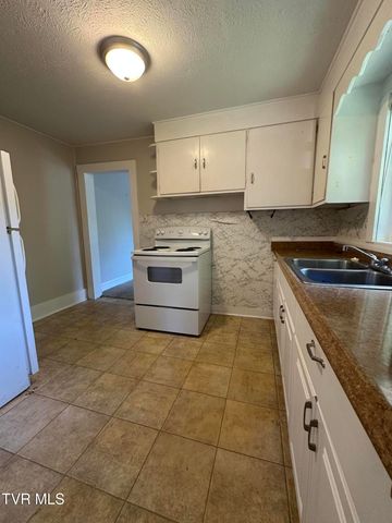 2712 Fort Henry Drive, Kingsport, TN 37664