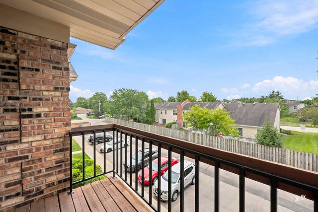 2215 Nichols Road 21F, Arlington Heights, IL 60004