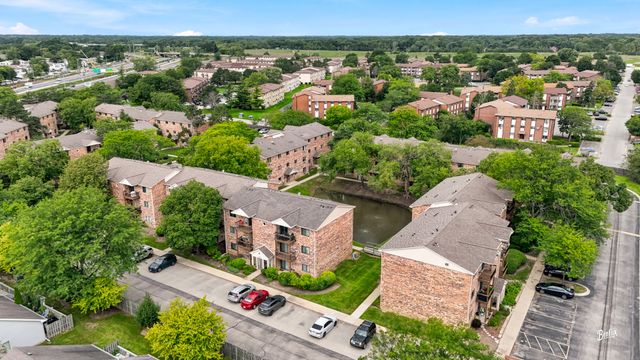 2215 Nichols Road 21F, Arlington Heights, IL 60004