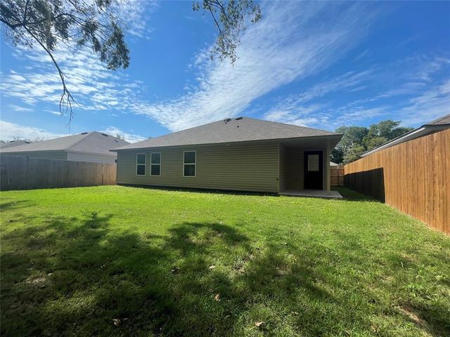 831 Highgarden Circle, Noble, OK 73068