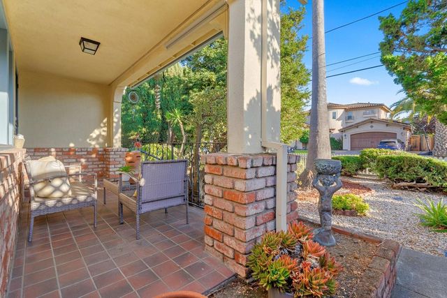 21873 Hermosa Avenue, Cupertino, CA 95014