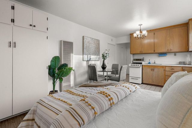 21873 Hermosa Avenue, Cupertino, CA 95014