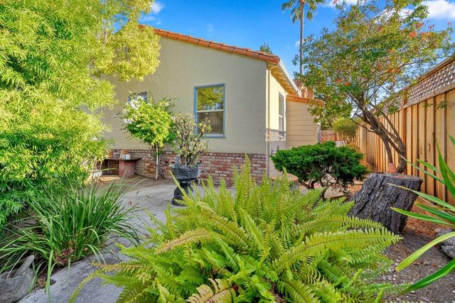 21873 Hermosa Avenue, Cupertino, CA 95014