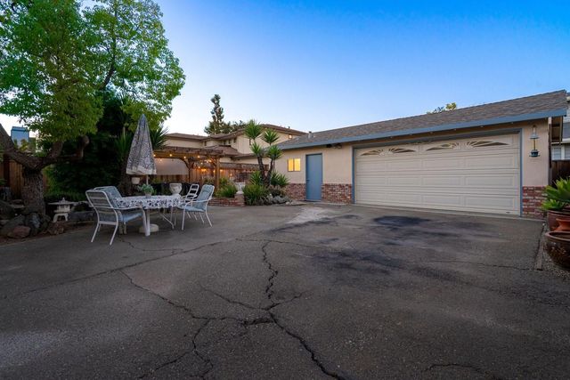 21873 Hermosa Avenue, Cupertino, CA 95014