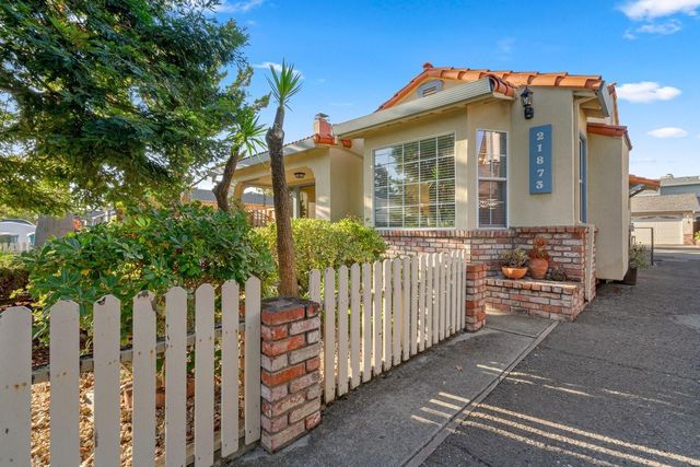 21873 Hermosa Avenue, Cupertino, CA 95014