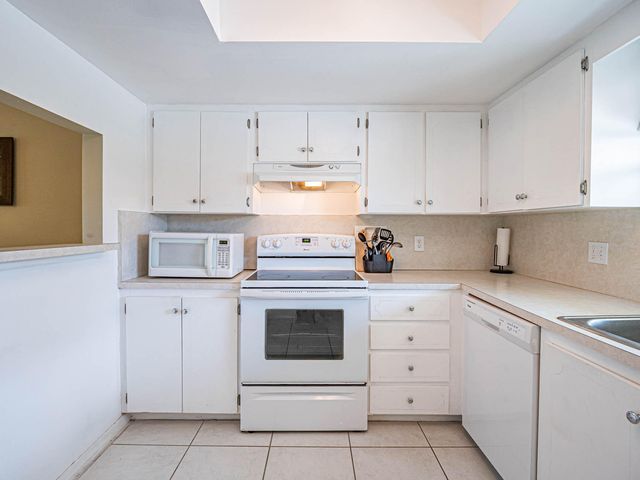 400 18th Street F7, Vero Beach, FL 32960