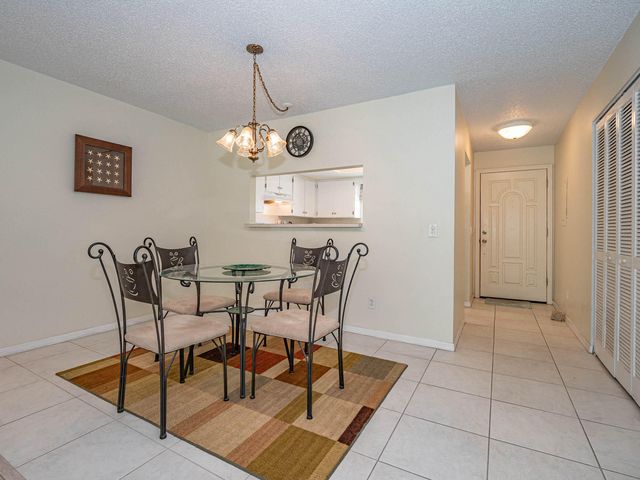 400 18th Street F7, Vero Beach, FL 32960