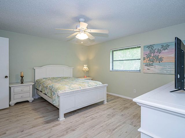 400 18th Street F7, Vero Beach, FL 32960