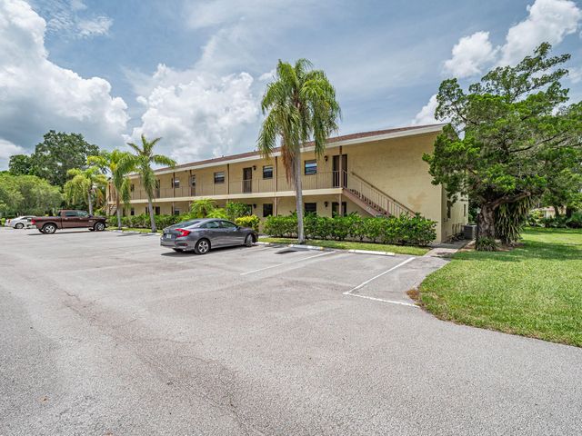 400 18th Street F7, Vero Beach, FL 32960