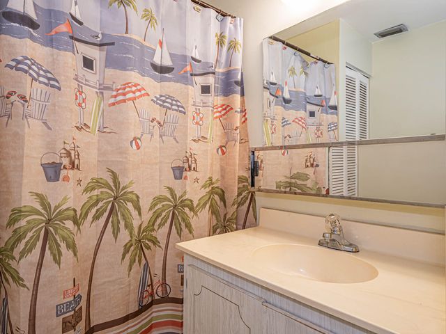 400 18th Street F7, Vero Beach, FL 32960