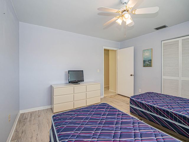 400 18th Street F7, Vero Beach, FL 32960