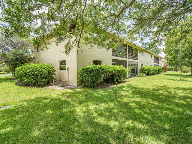 400 18th Street F7, Vero Beach, FL 32960